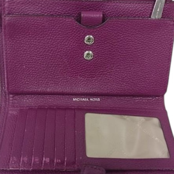 Michael Kors Wallet - Picture 4 of 5